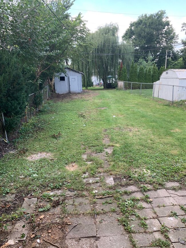 Primary Photo - 2 bed 1 bath home