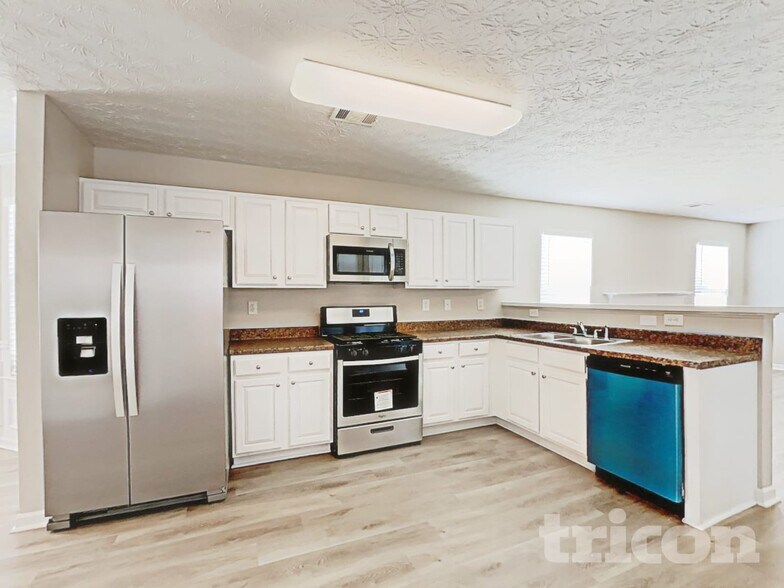 Building Photo - 1645 Gallup Dr