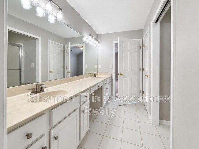 Building Photo - 3057 Orchard Ridge Cir