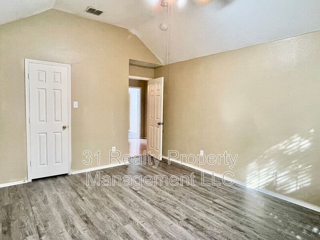 Building Photo - 6116 Pine Meadow Ln