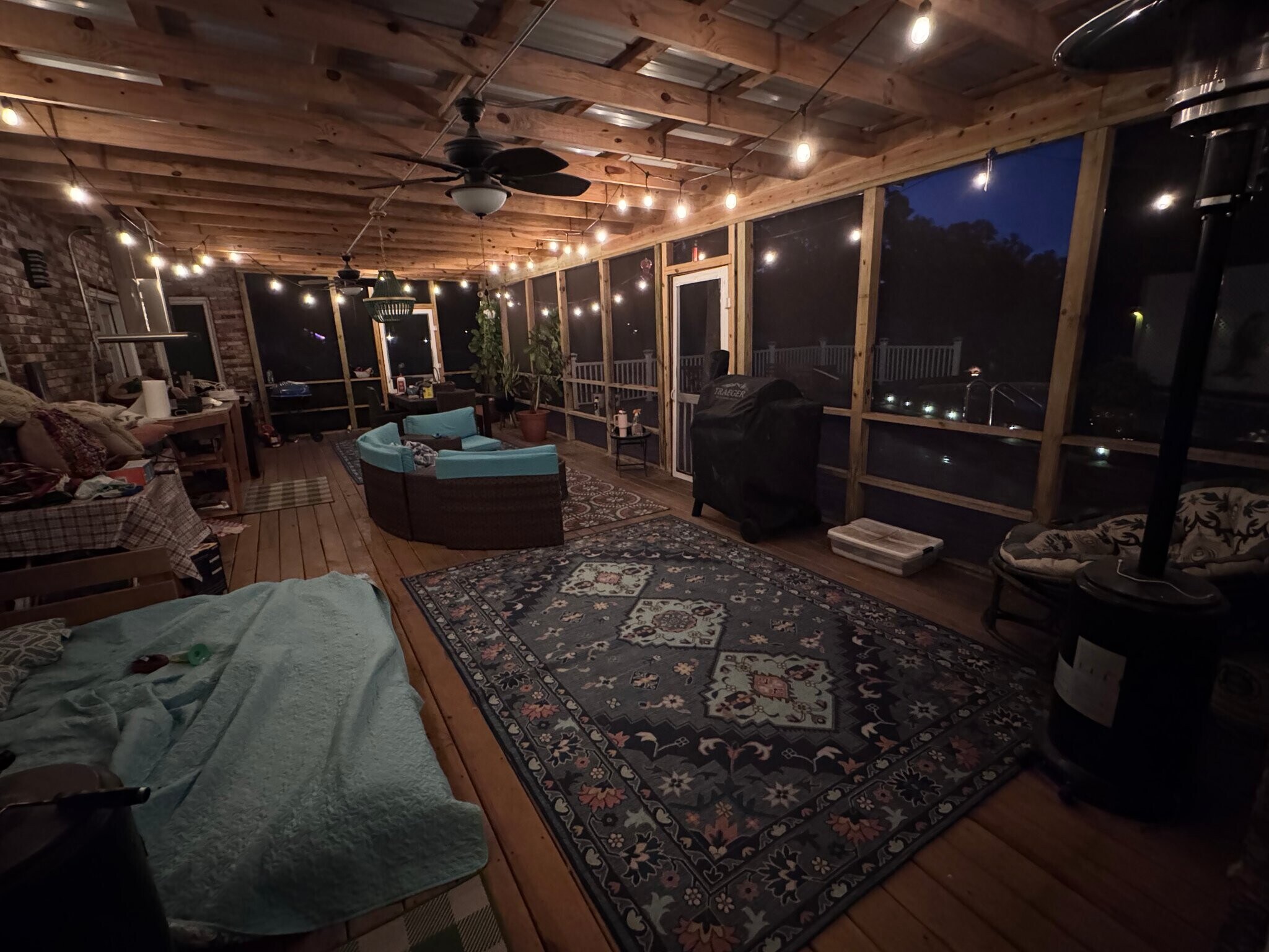 Building Photo - 401 Foxwood Dr