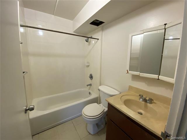 Building Photo - 1228 Lunalilo St
