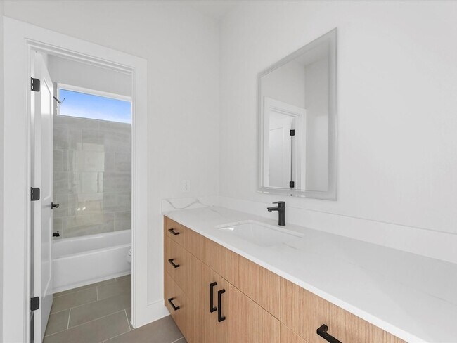 Building Photo - 5317 Teodoro Ln