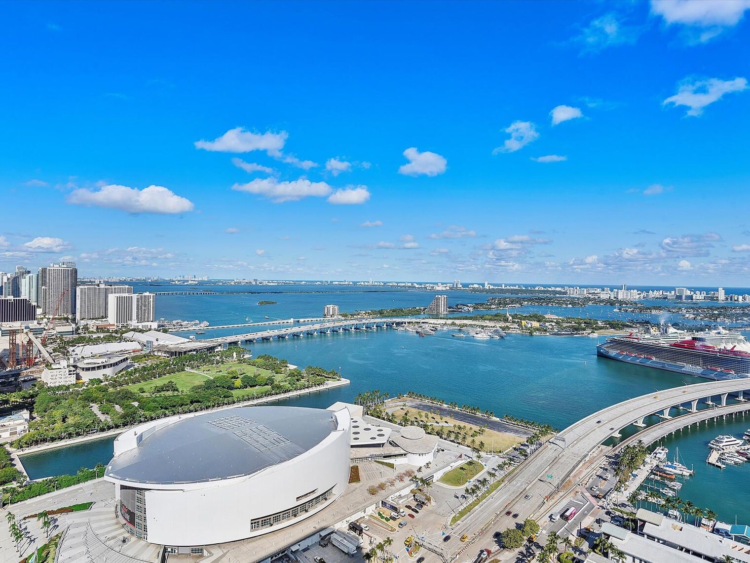 Building Photo - 398 NE 5th St