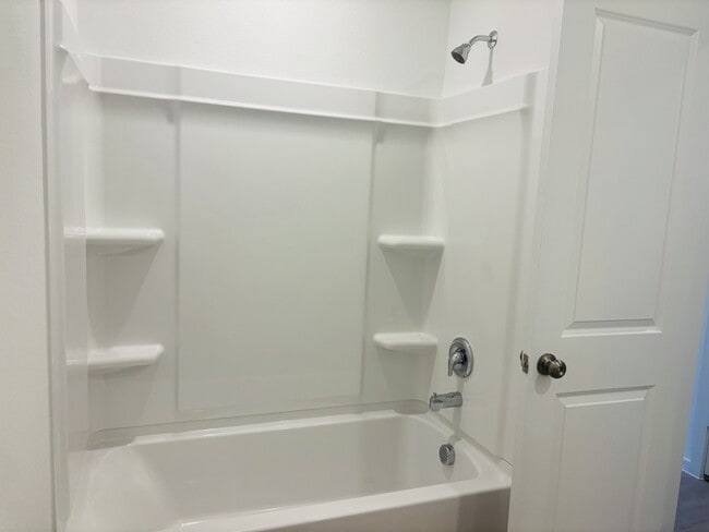 Building Photo - 25425 Carnation Ct