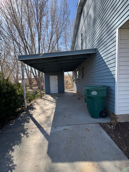 Building Photo - 833 W 350 S