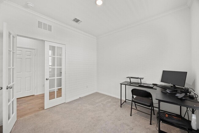 Building Photo - 124 Banyon Dr