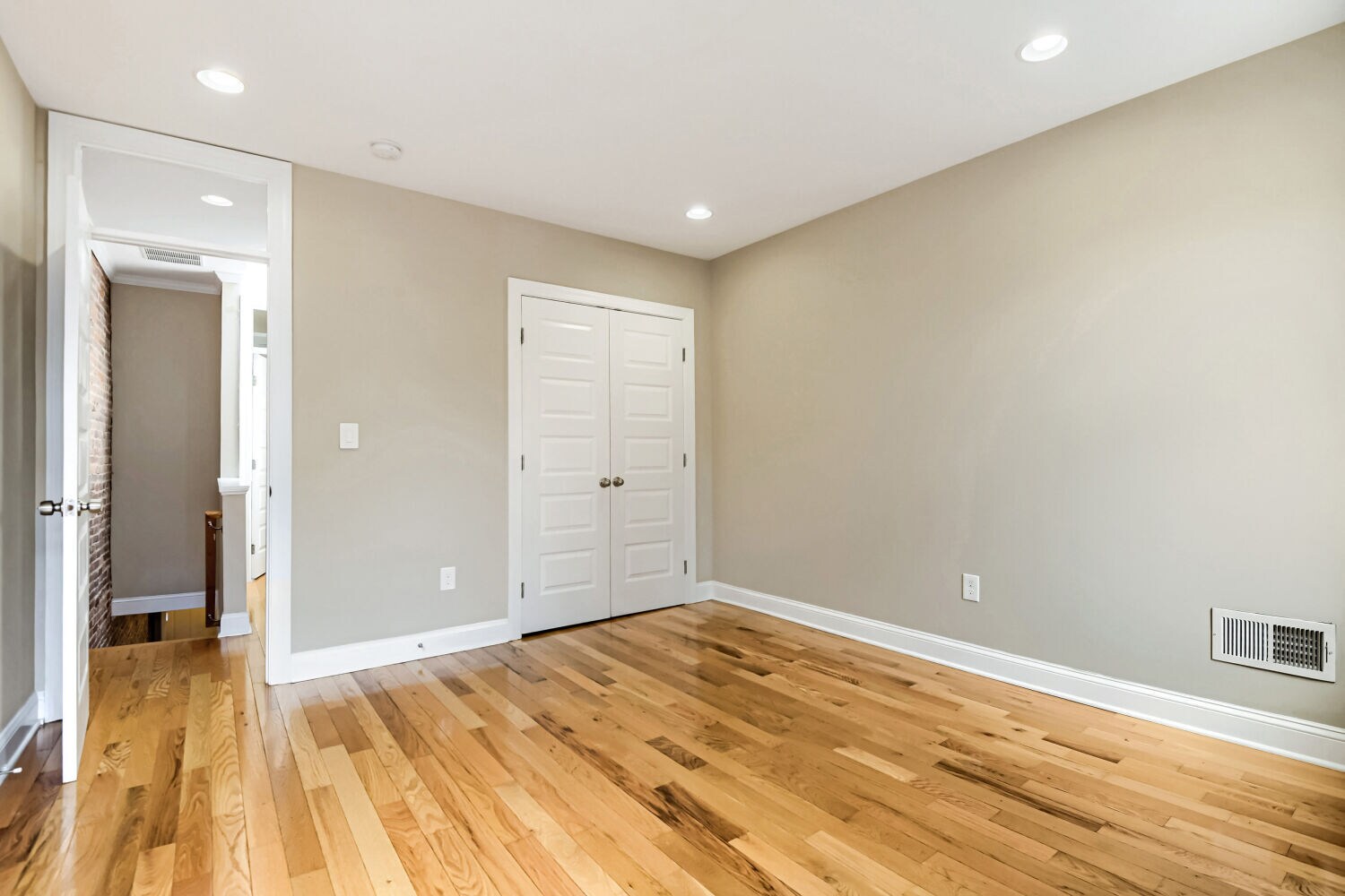 Back 2nd Level Bedroom - 331 S East Ave