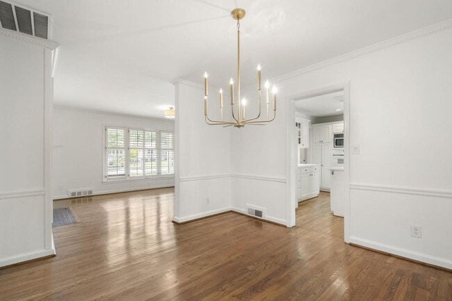 Building Photo - 2151 Radcliffe Dr NW