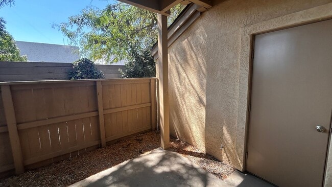 Building Photo - 3400 Sullivan Ct