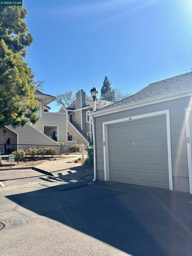 Building Photo - 427 Norris Canyon Terrace