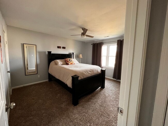 Building Photo - Beautifully 4-Bedroom Home in Desirable Vi...