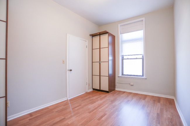 Building Photo - 1580 N Clybourn Ave