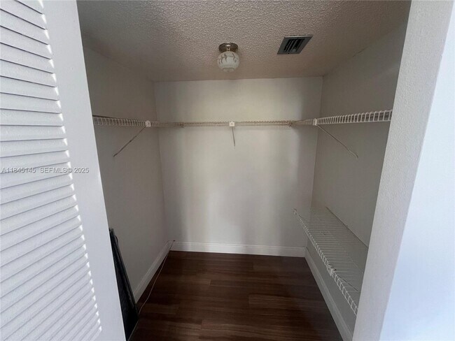 Building Photo - 1820 SW 81st Ave