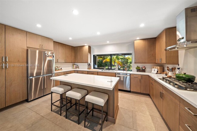 Building Photo - 419 Alamanda Dr