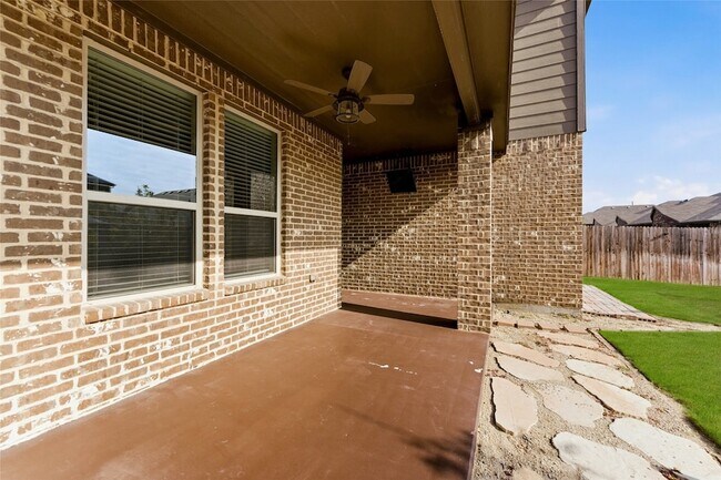 Building Photo - 5649 Salt Springs Dr