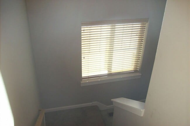 Building Photo - MOVE IN SPECIAL $500 OFF FIRST MONTH RENT ...