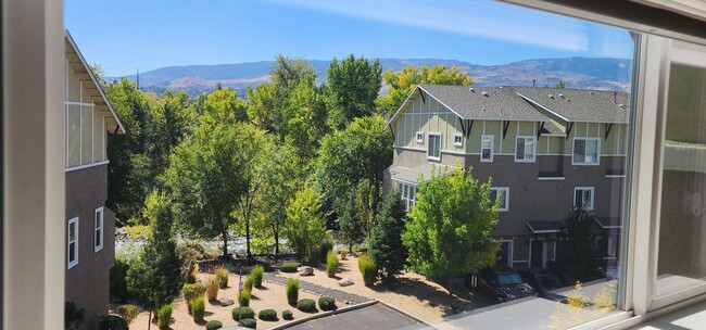 Building Photo - 3 bedroom condo with views of the Truckee ...