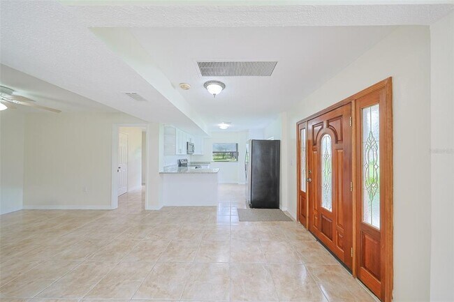 Building Photo - 2417 S 66th St
