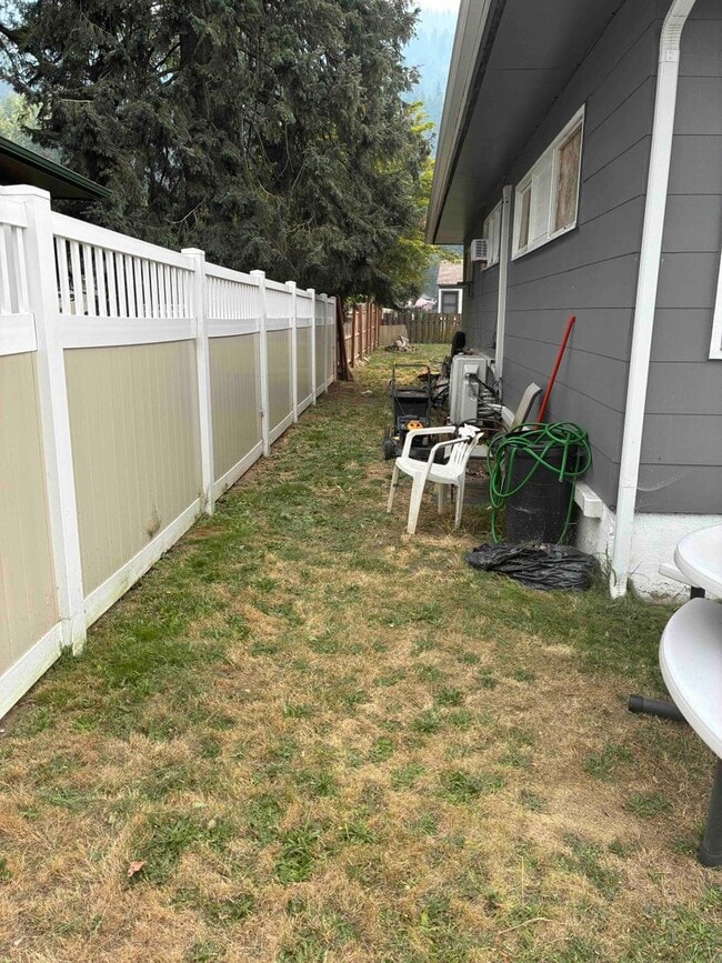Building Photo - Charming Two-bedroom, One-bathroom home in Orofino, Idaho
