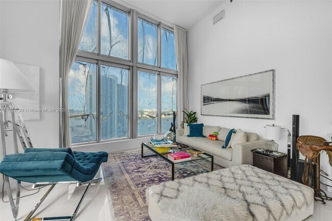 Building Photo - 465 Brickell Ave
