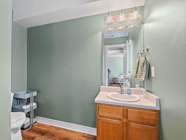 Building Photo - Spacious 3 Bed 2.5 Bath in Cheyenne! Avail. 7/25!