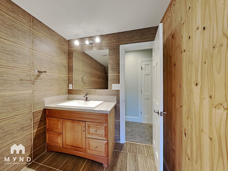 Building Photo - 1308 Hickory Hollow Ln