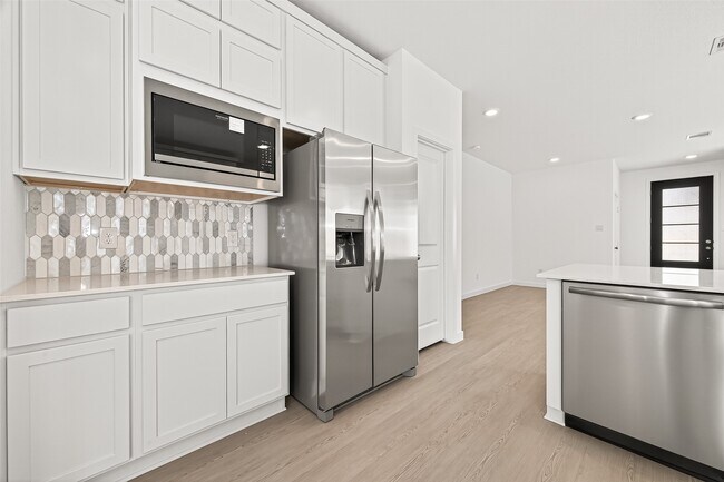 Building Photo - 6619 Sunset Velvet Dr