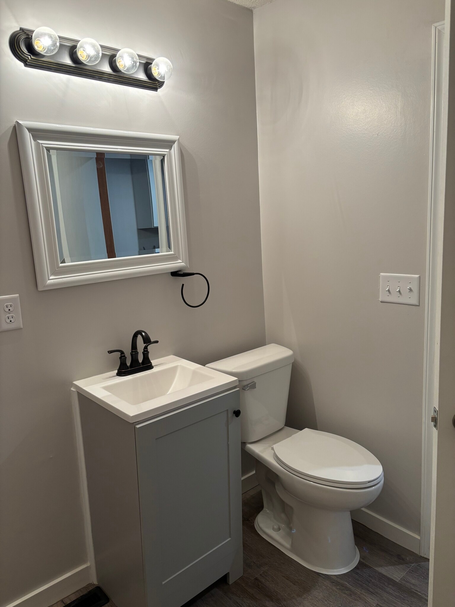 Building Photo - 914 N 6th St