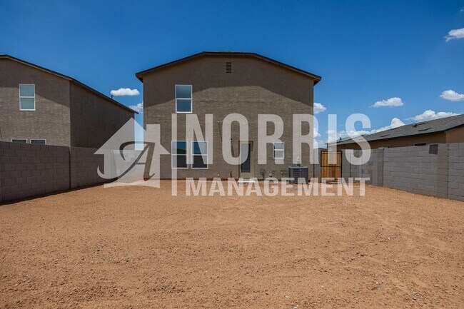 Building Photo - MOVE-IN SPECIAL: Large Home in Coolidge