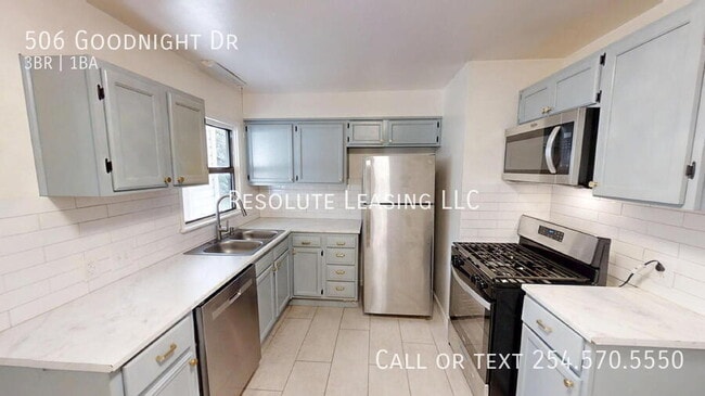 Building Photo - 506 Goodnight Dr