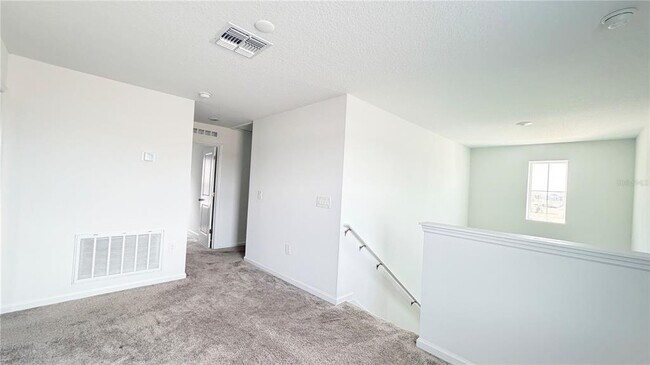 Building Photo - 1033 Waterfall Blvd