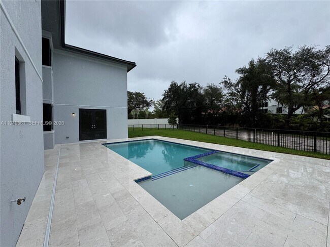 Building Photo - 19749 NE 16th Pl