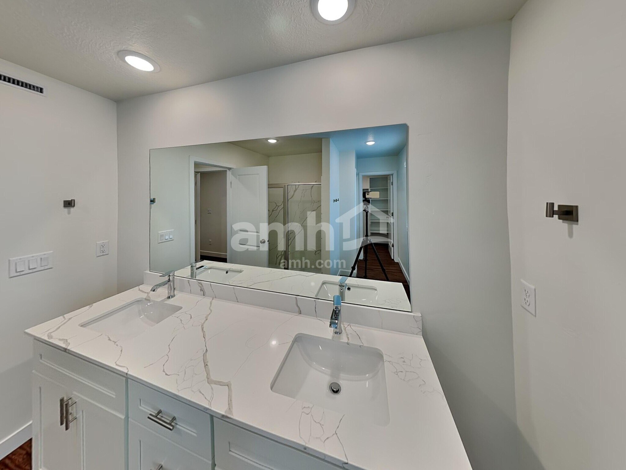 Building Photo - 13947 E 101st Ave