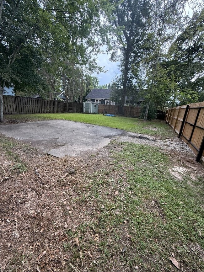 Building Photo - 3712 Hyacinth Ave