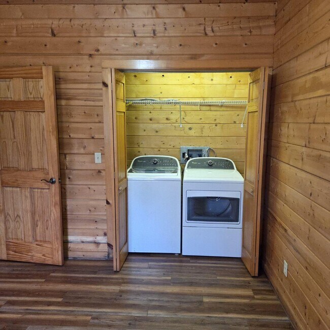 Building Photo - 7749 Mcgur Rd