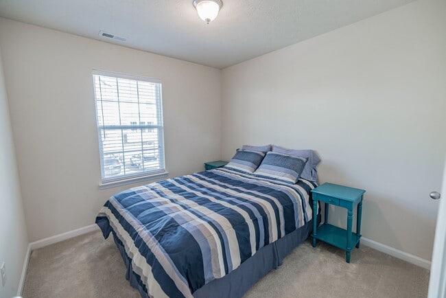 Building Photo - 210 Summerfield Dr
