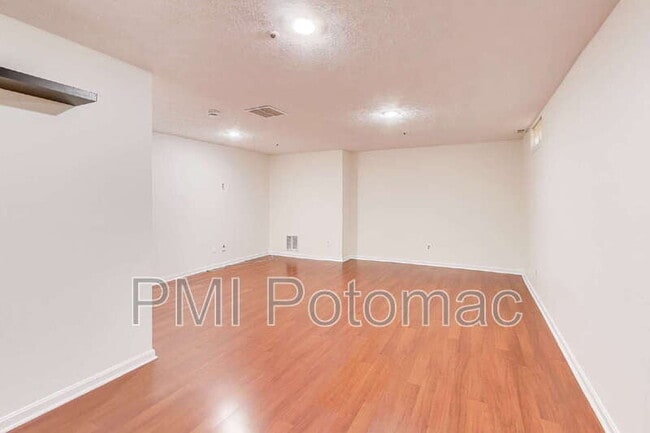 Building Photo - 8417 Meadow Green Way