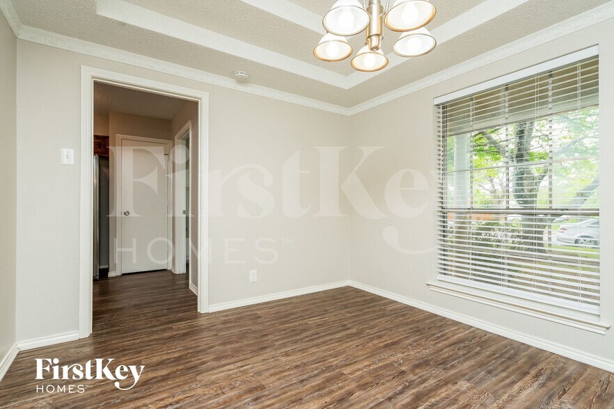 Building Photo - 635 Truman Ct