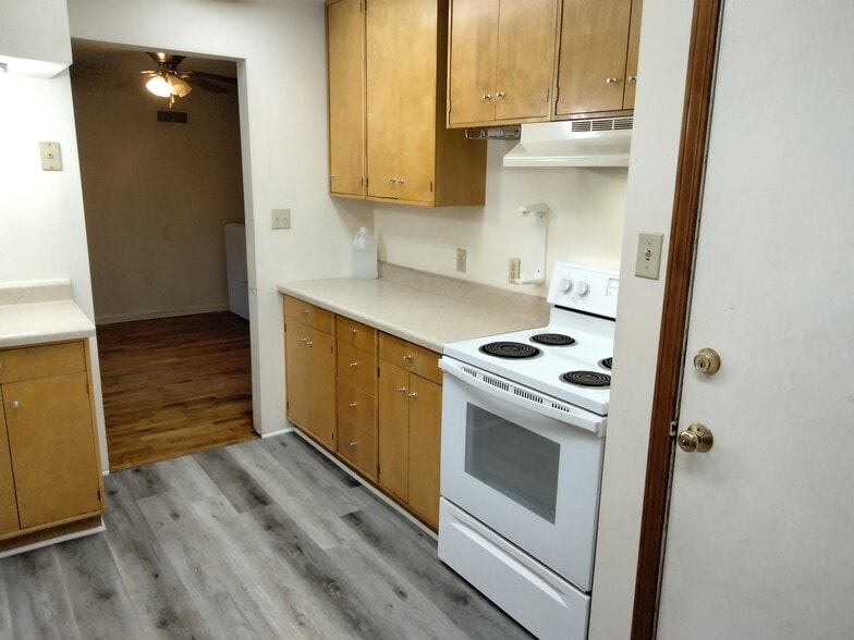kitchen - 1031 Quivera Cir