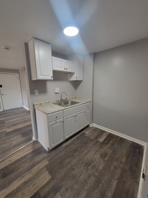 Building Photo - 1815-1819 Garfield Rd