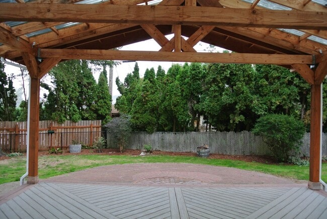 Building Photo - Spacious 4 bedroom 2 bath Home in North Al...