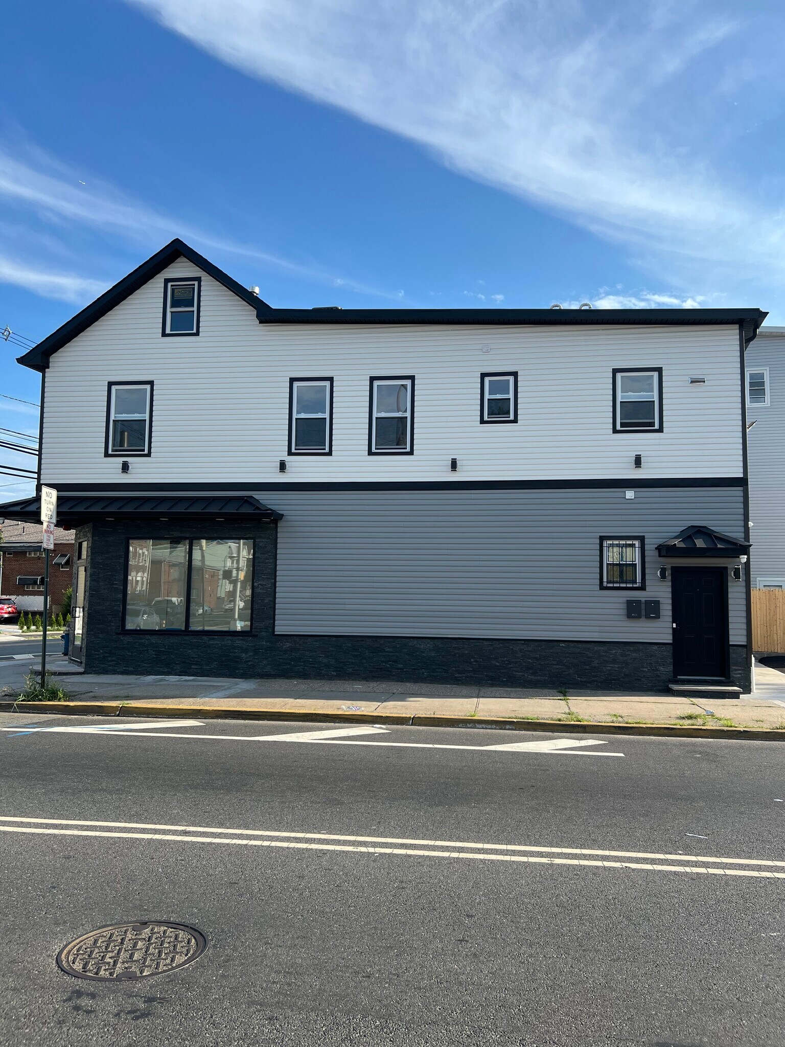 Building Photo - 331 Myrtle Ave
