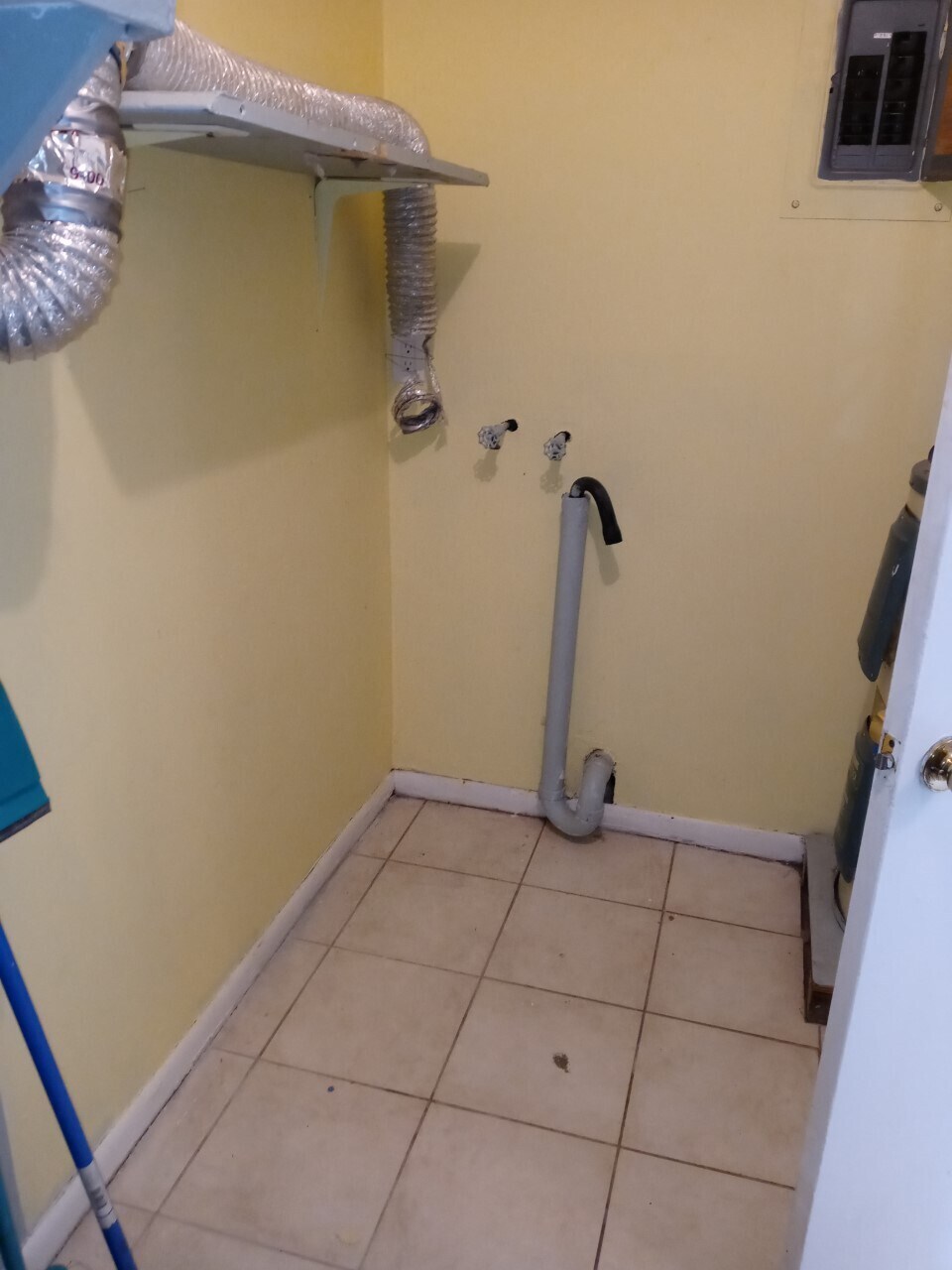 Building Photo - 8034 Orange Ave