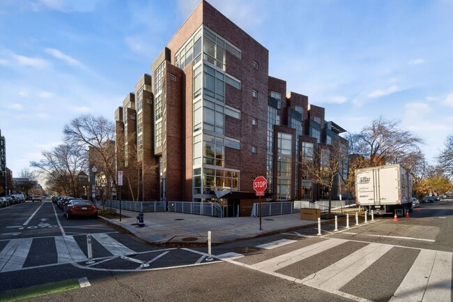 Building Photo - Spacious & Modern 1br Steps on U St Corridor!