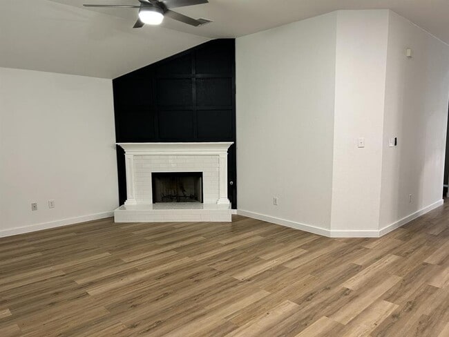 Building Photo - 1506 Cosmos Way