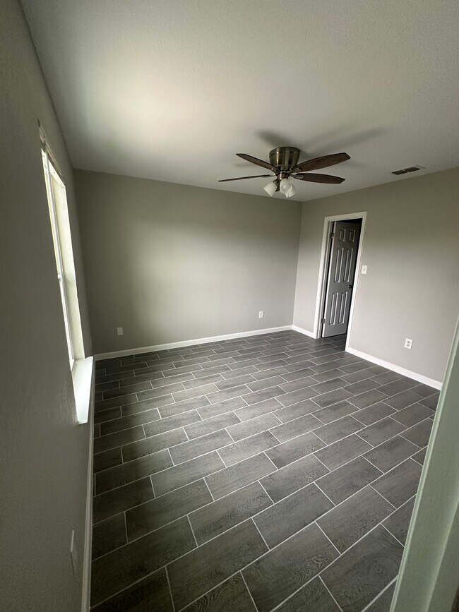 Building Photo - 101 Rockwell Way