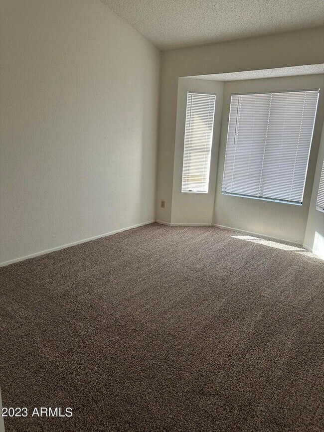 Building Photo - 3712 E Lavender Ln