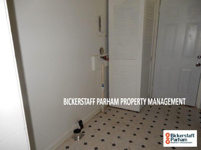 Building Photo - At Last, This Is What You’ve Been Searching For!!