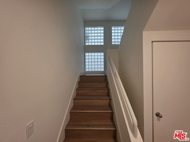 Building Photo - 1421 Greenfield Ave